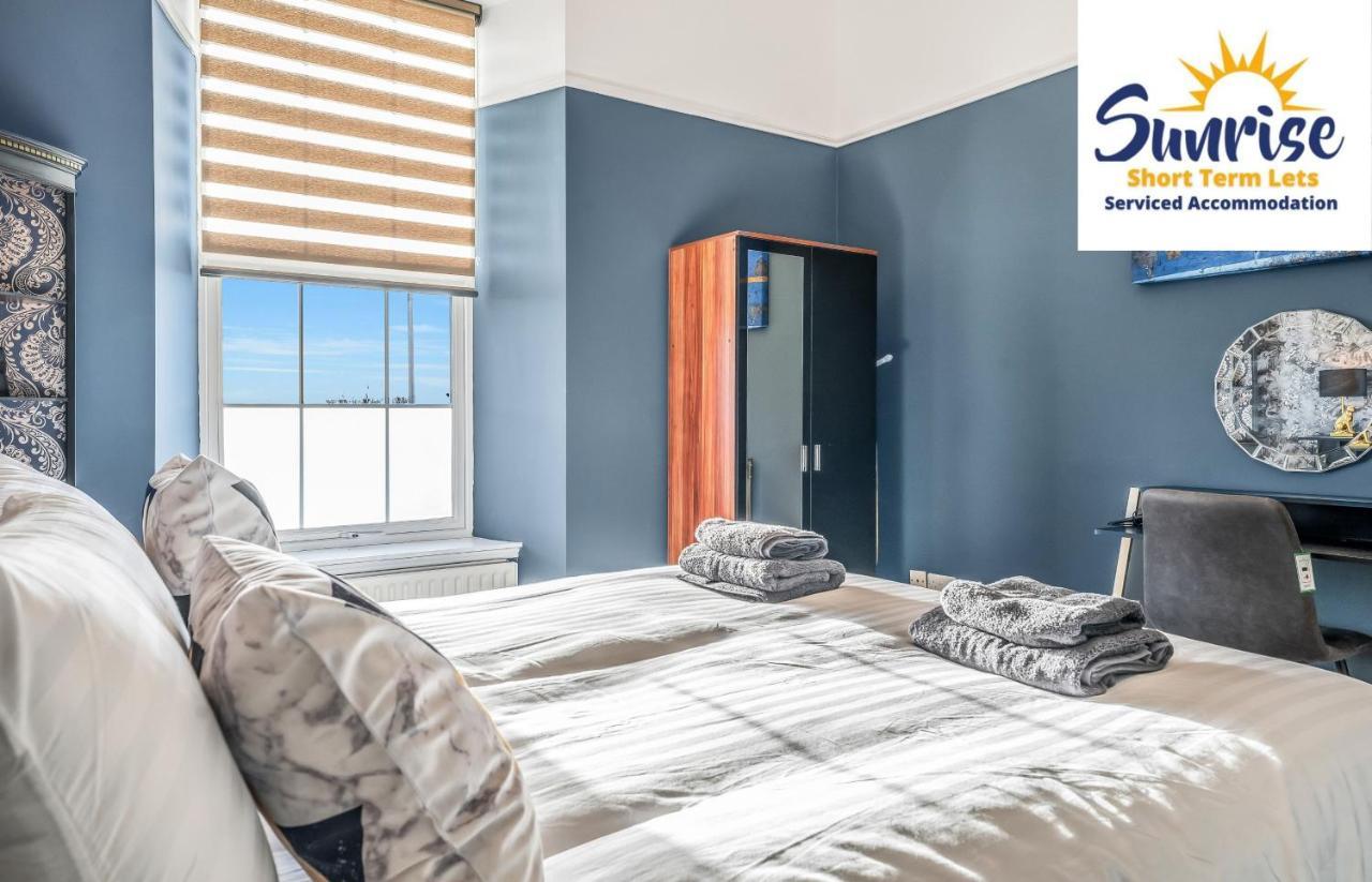 Presidential Apartment, Family Home, Luxury Bedrooms, 2 Rooms, 1 King Bed, 2 Single Beds, Free Wifi, Free Parking, Tourists, Business Travelers, Relocation, Beautiful River Views, - Long Stays, Invoice And Reduced Price Are Only Via Sunrise Short Let 던디 외부 사진